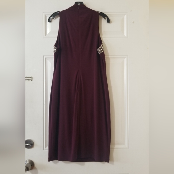 SLNY Evening Dress Burgundy - Picture 11 of 11